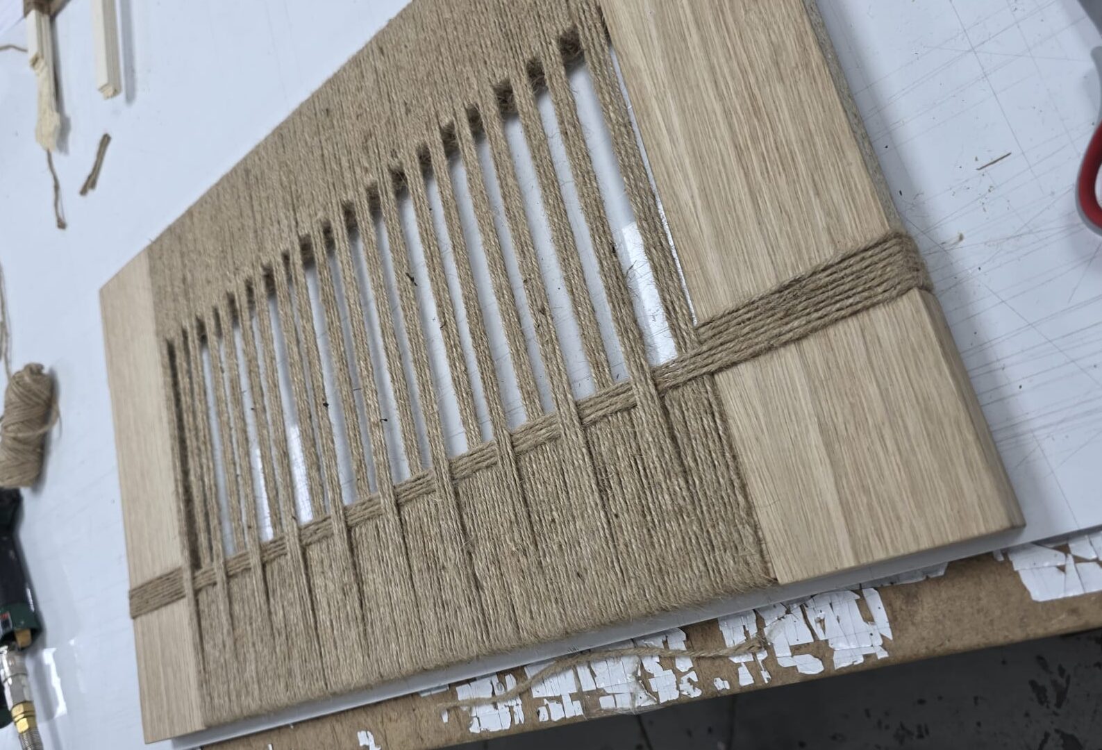 fabricación a mano de frontales de cajones con cuerda